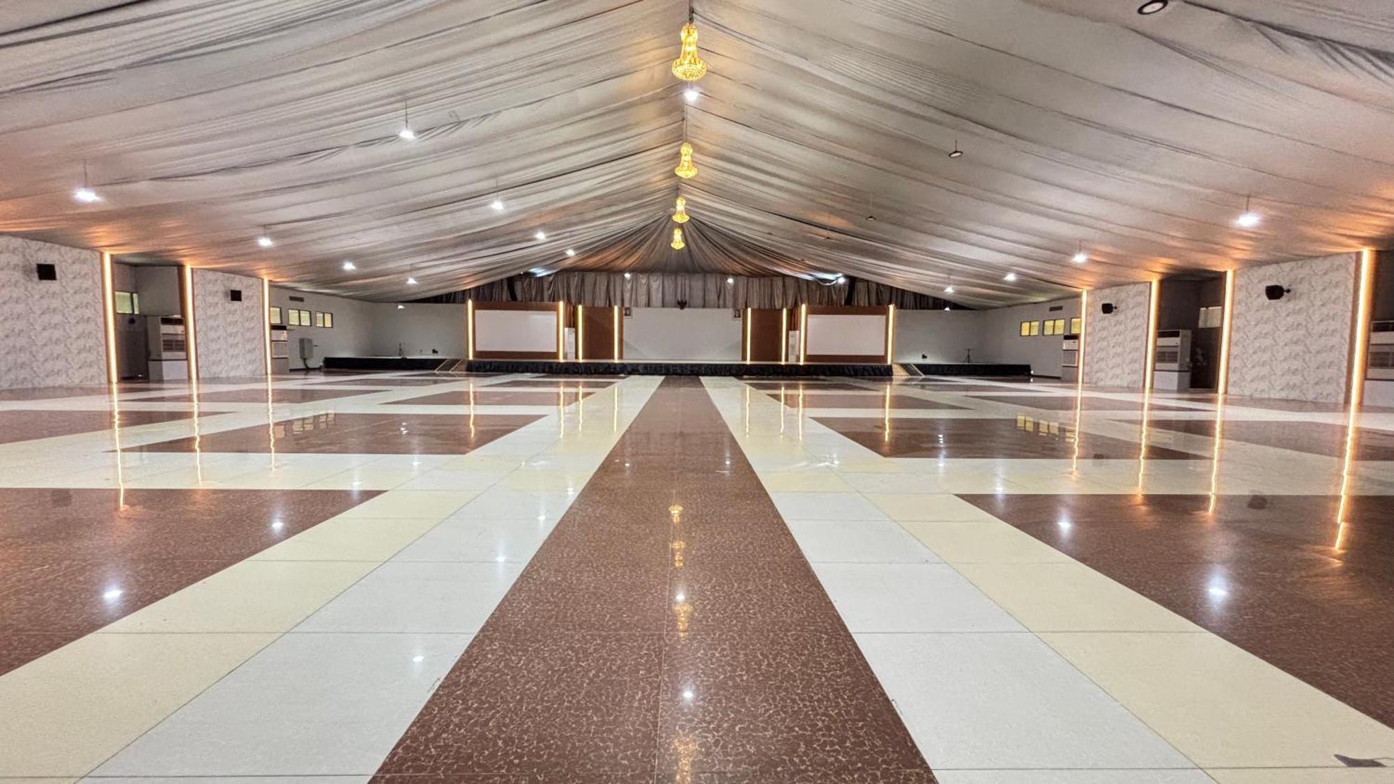 Hotel Capital O 1571 Utc